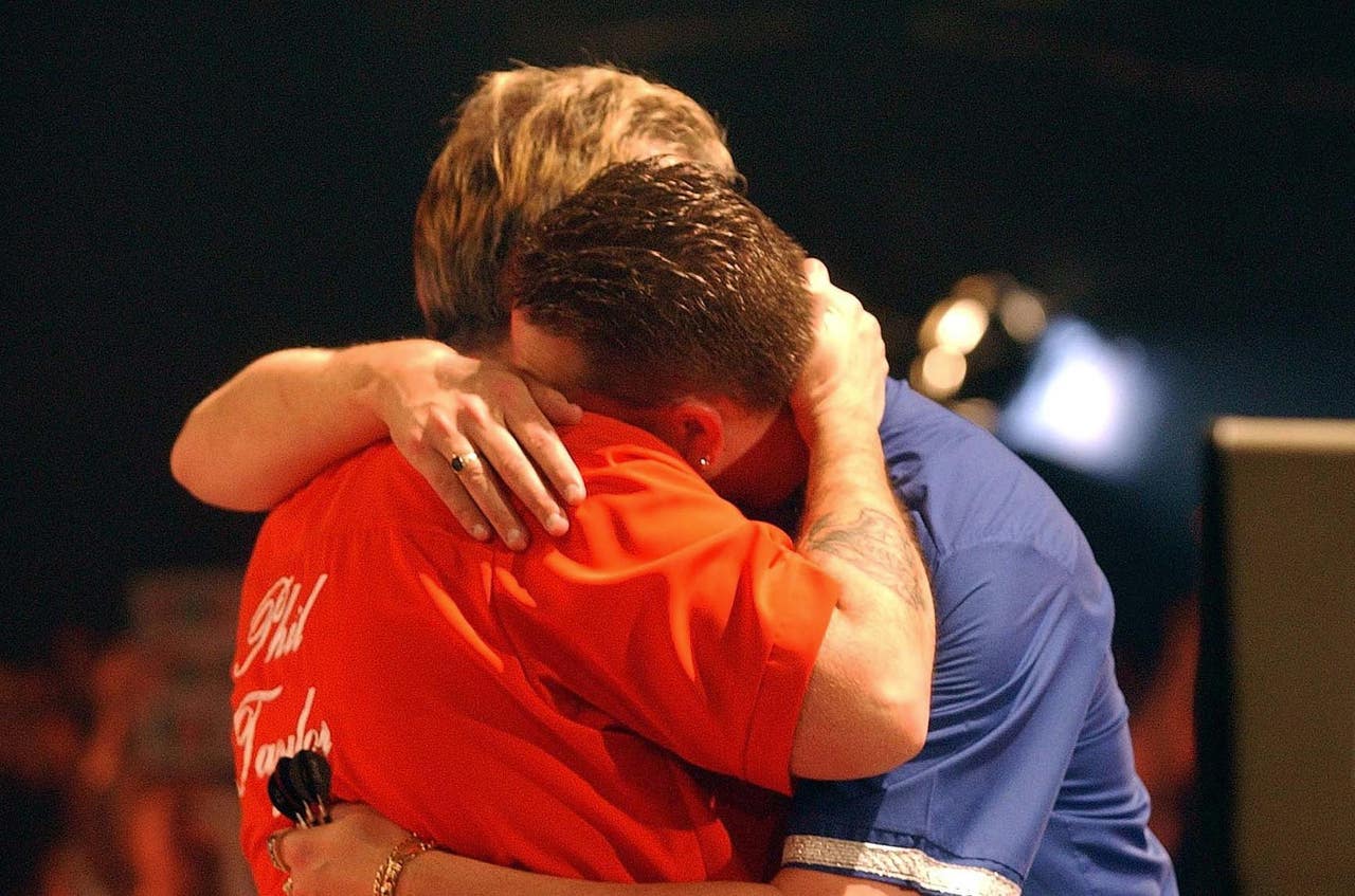 On this day in 2004: Phil Taylor beats Kevin Painter in epic world ...