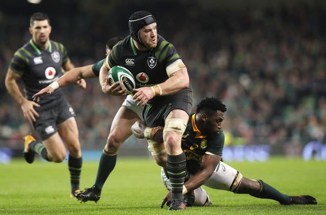 Siya Kolisi, right, and South Africa could not contain Ireland in 2017