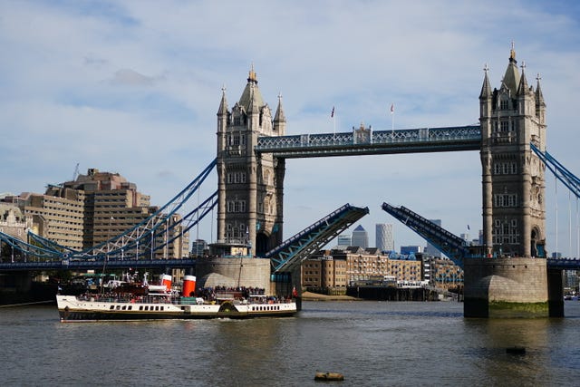 The Waverley sailing under Tower Bridge in London