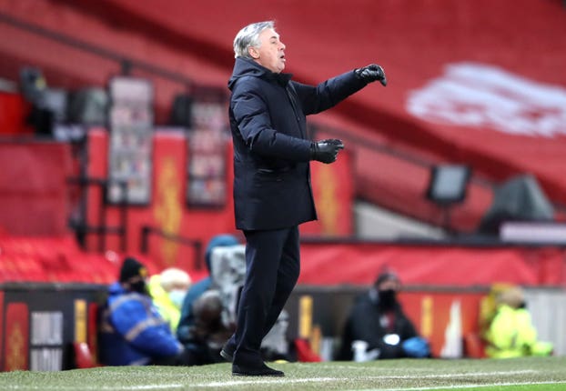 Le manager d'Everton, Carlo Ancelotti, pense que son équipe était trop prudente en première mi-temps à Old Trafford