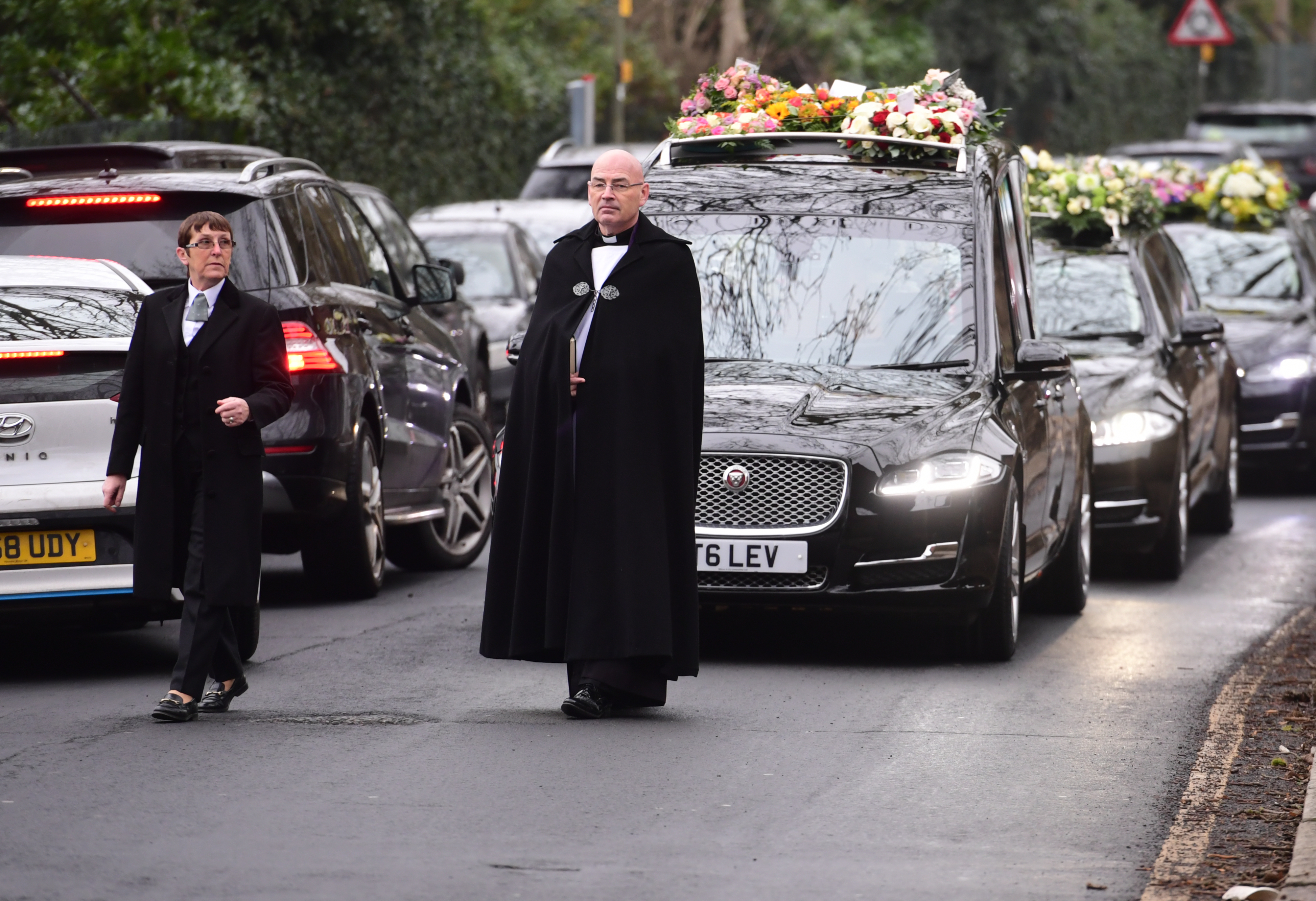 EastEnders Star Barbara Windsor Funeral In Golders Green Borehamwood   2.57443140 