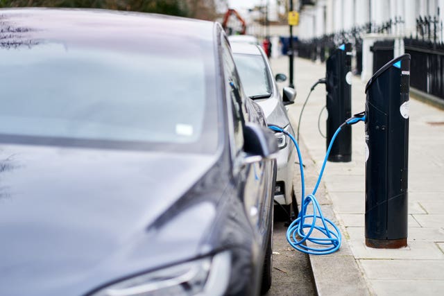 Cars using public chargeponts