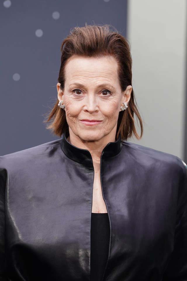  Sigourney Weaver