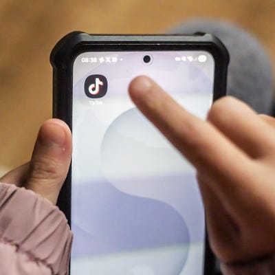 Third of primary school children have no time restrictions online, charity says