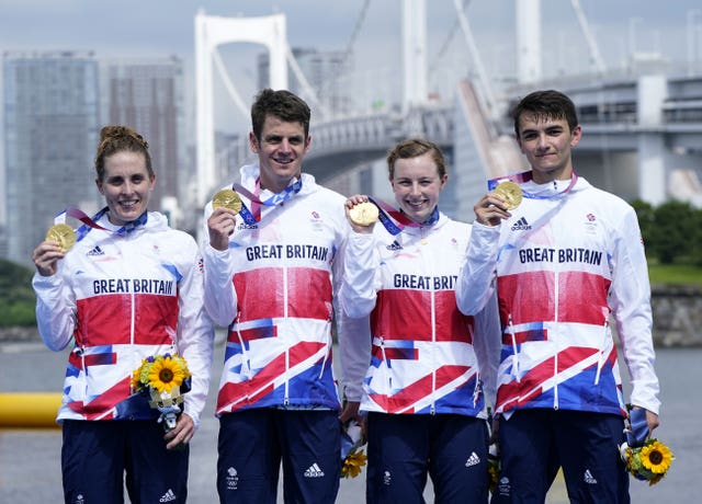Jess Learmonth, Jonny Brownlee, Georgia Taylor-Brown and Alex Yee won the first Olympic mixed team relay