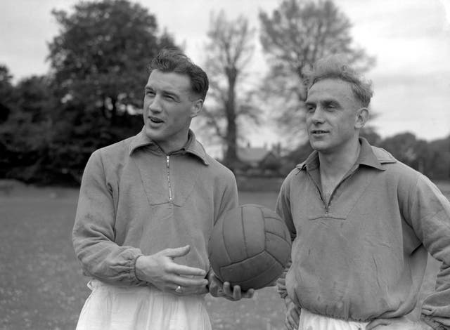 Nat Lofthouse, left, with England captain Billy Wright.