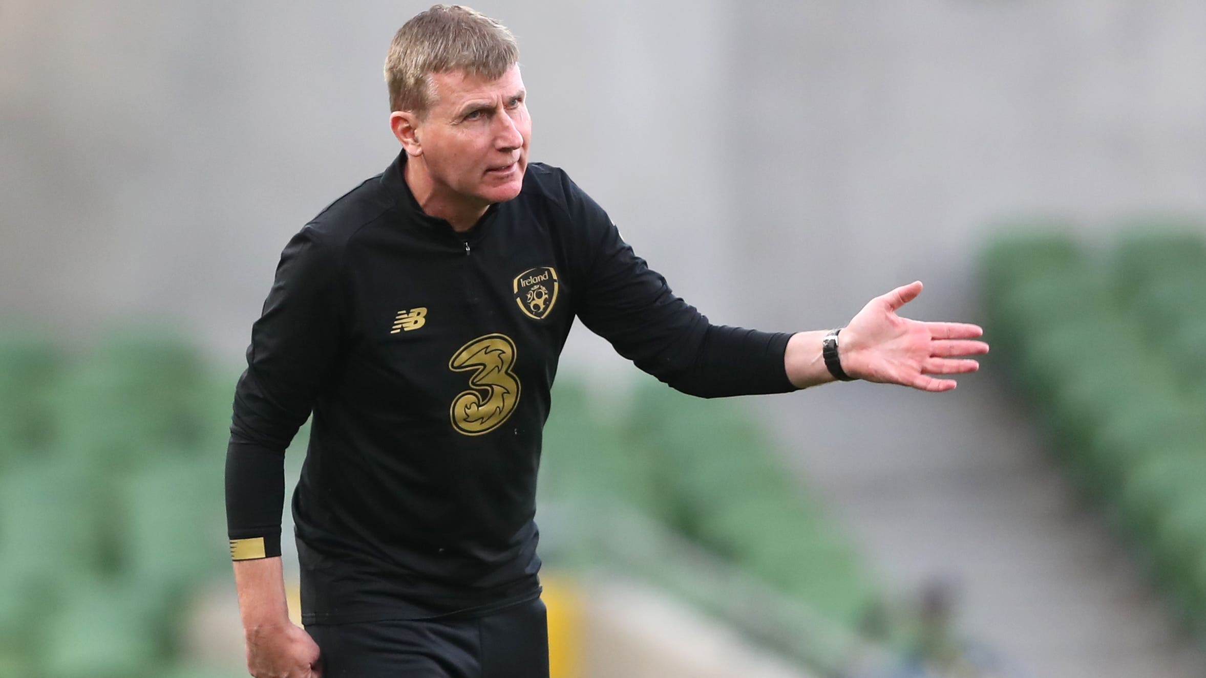 Photo of Stephen Kenny vyzýva svojich hráčov, aby na Slovensku urobili niečo špeciálne