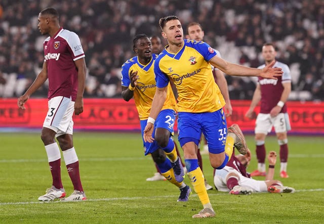 Jan Bednarek celebrates's Southampton's winner