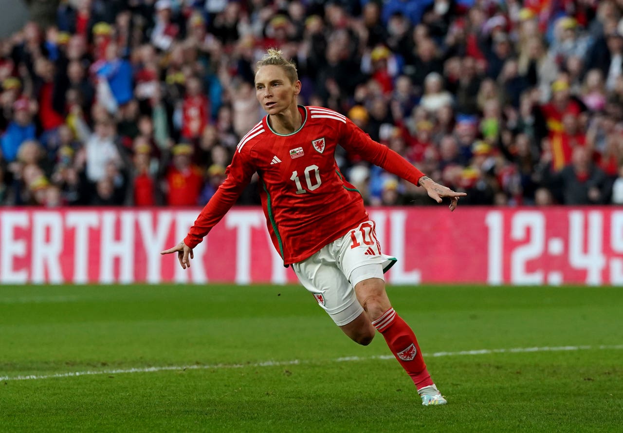 Female football pioneers ‘so proud’ if Wales reach Euro 2025 Gloria O