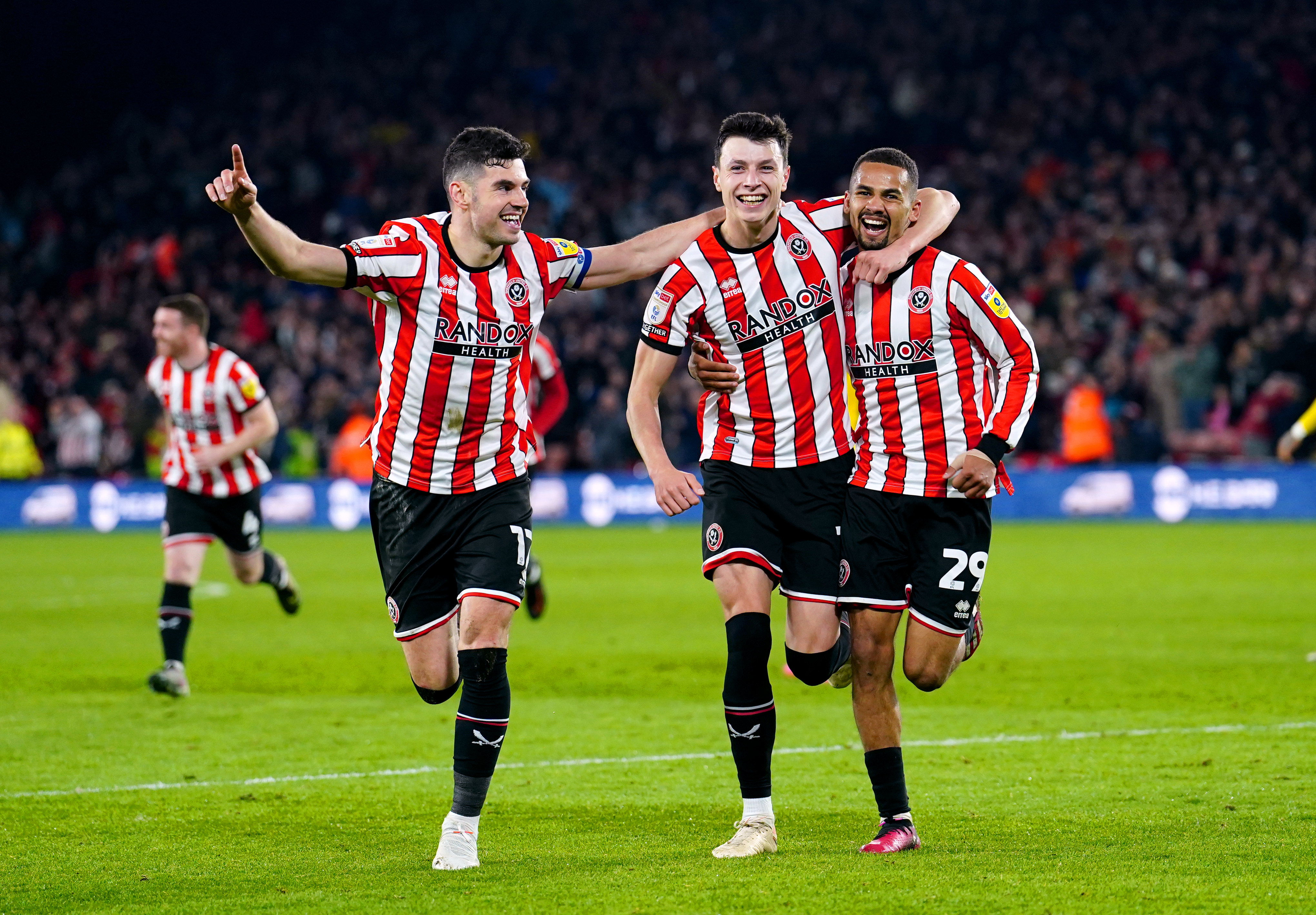 谢菲尔德联2-0西布朗：刀锋以胜利夺冠晋级