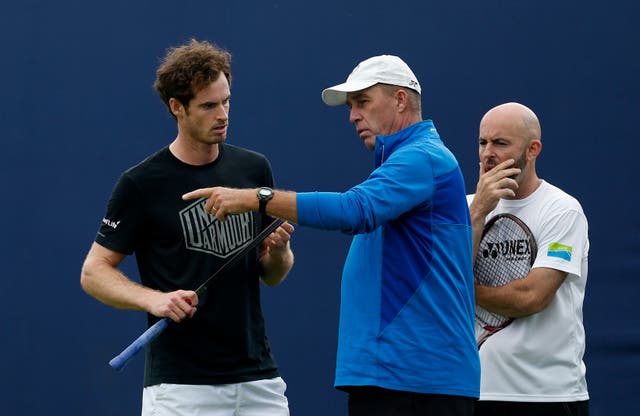 Ivan Lendl, middle, gives instructions to Andy Murray