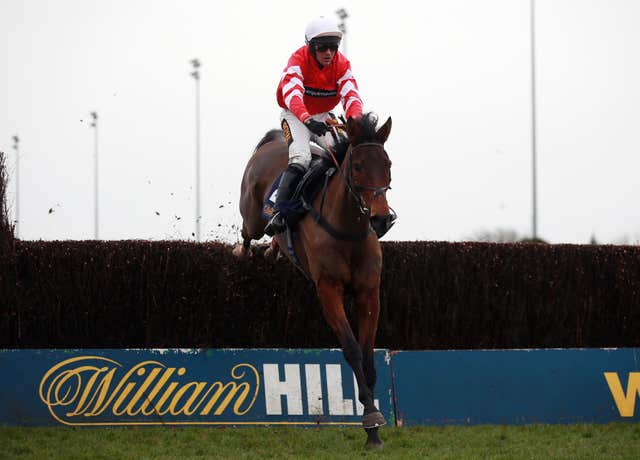 Coneygree winning at Kempton