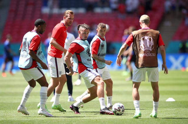 England warm up 