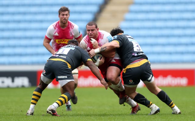 Wilco Louw (centre) in action for Harlequins