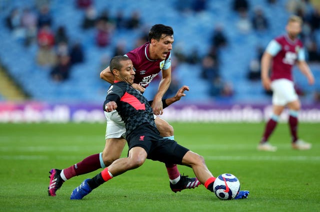 Thiago Alcantara is tackled by Burnley’s Jack Cork