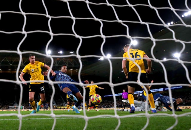 Gabriel Magalhaes nets Arsenal''s winner