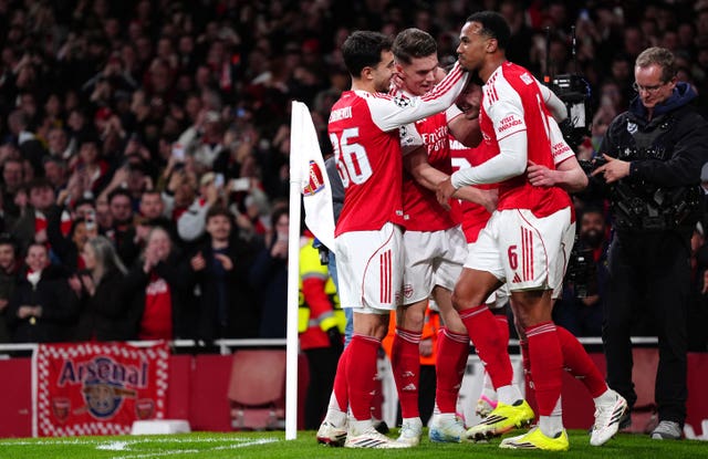 Arsenal players celebrate