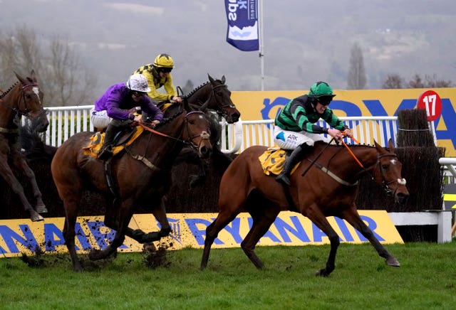 Seddon and Ben Harvey on the way to victory