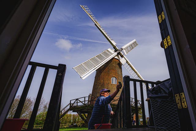 Wilton Windmill spring clean