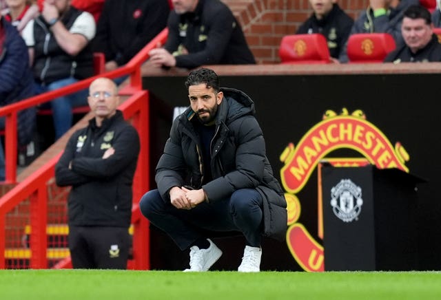 Manchester United manager Ruben Amorim gestures during the Premier League match against Everton