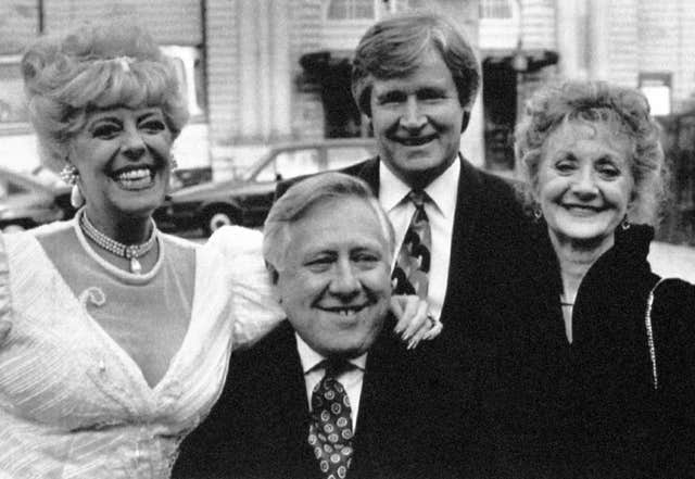 Roy Hattersley (centre) with Coronation Street stars Julie Goodyear, William Roache and Thelma Barlow