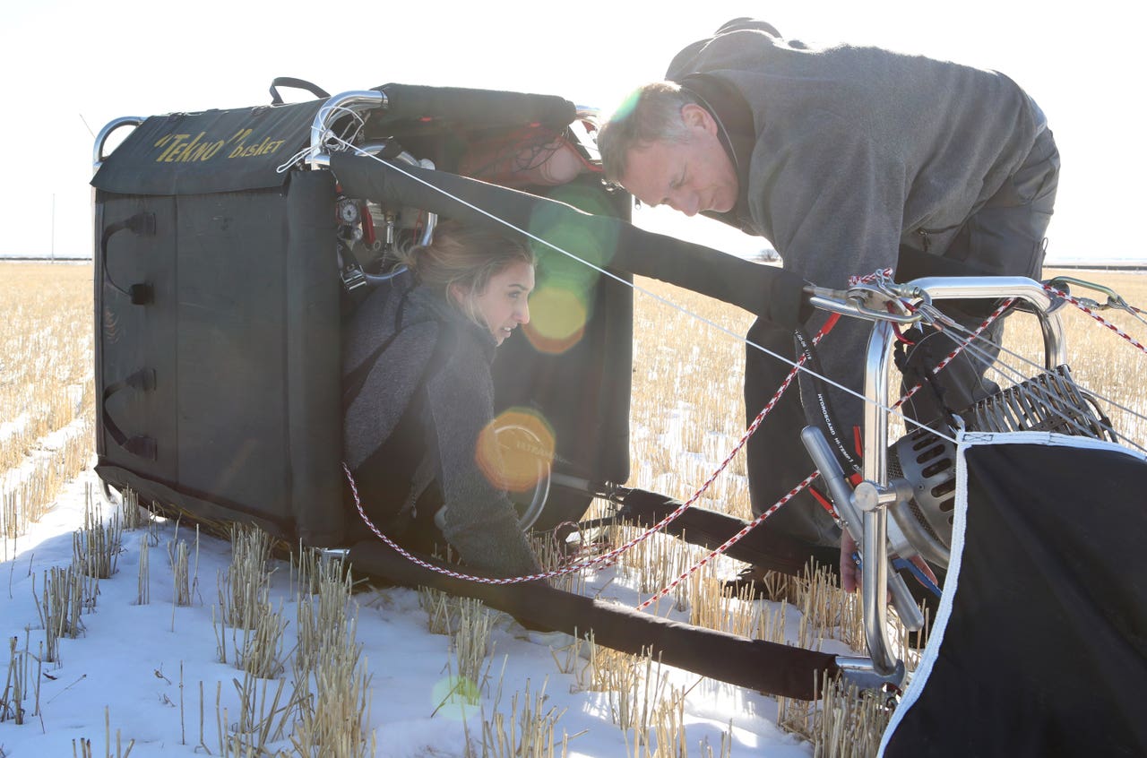 Daughter of recordbreaking adventurer claims hot air balloon world