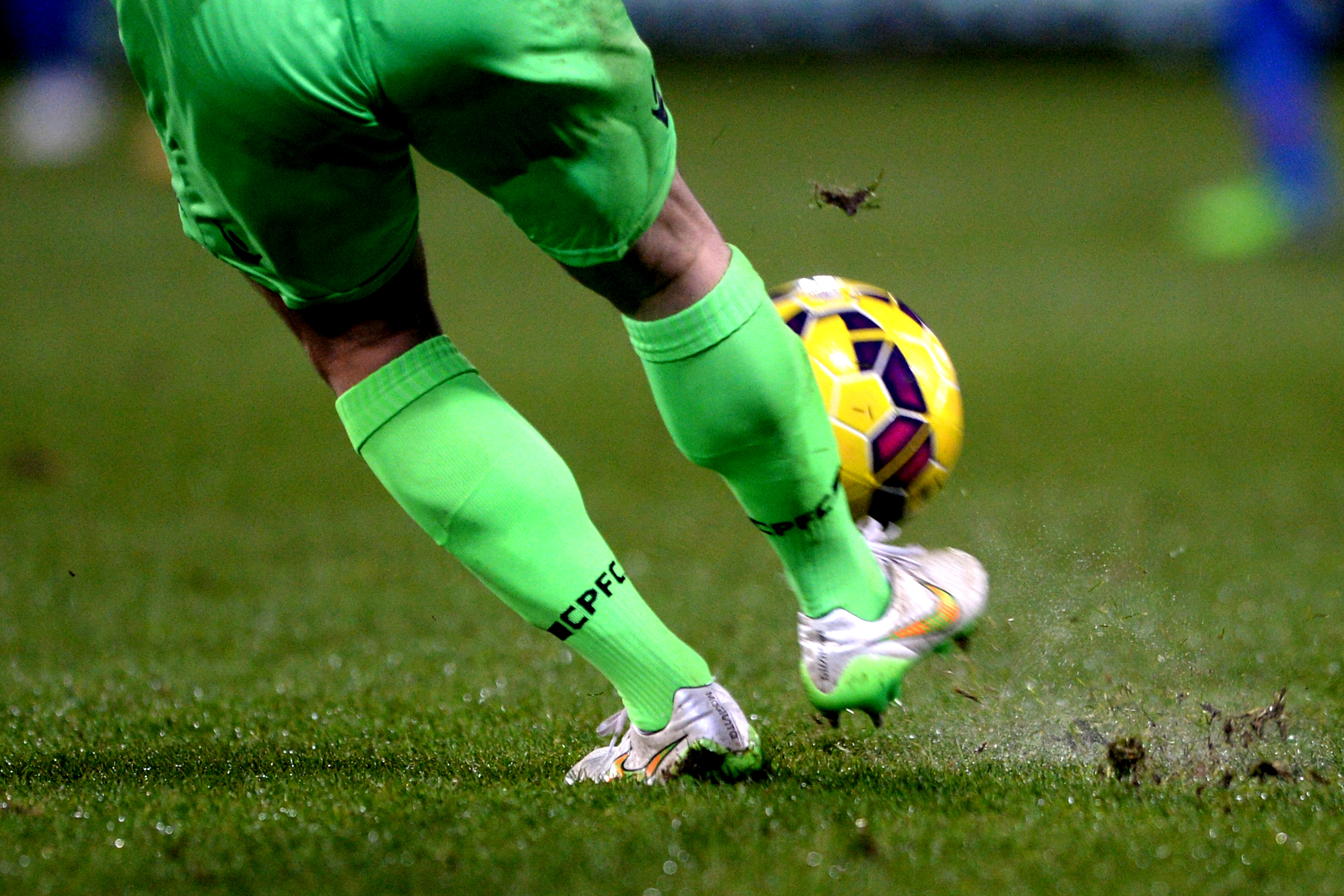 阿尔弗里顿镇2-0沃辛：纽沃尔和迪吉射门帮助主队获胜