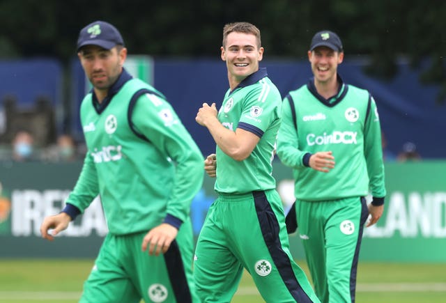 Little (centre) is rejoining his international team-mates in Essex.