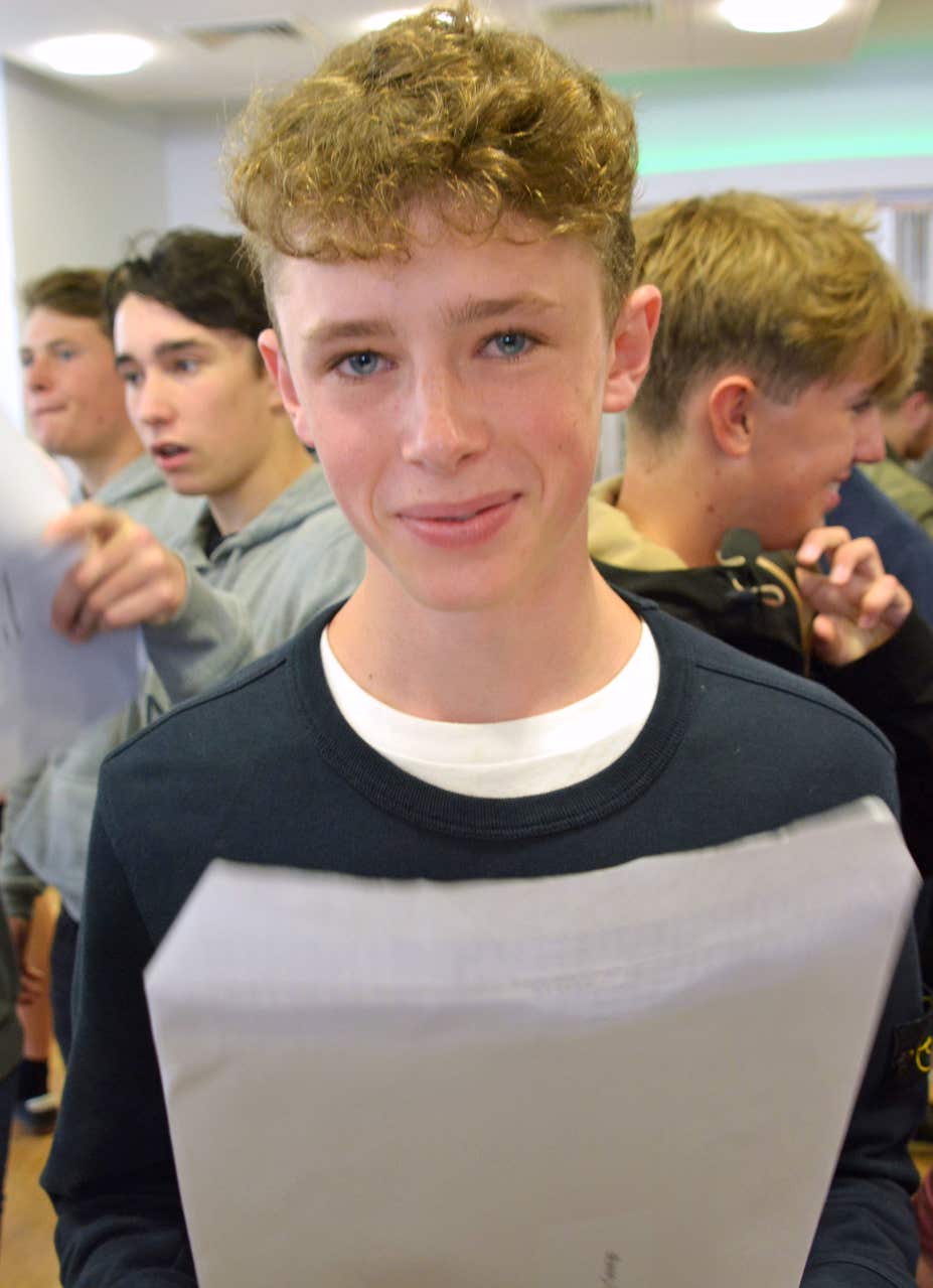 The Crown Star Finn Elliot ‘stoked With Gcse Results The Irish News 7410