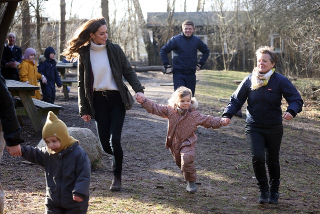 Duchess of Cambridge with girl