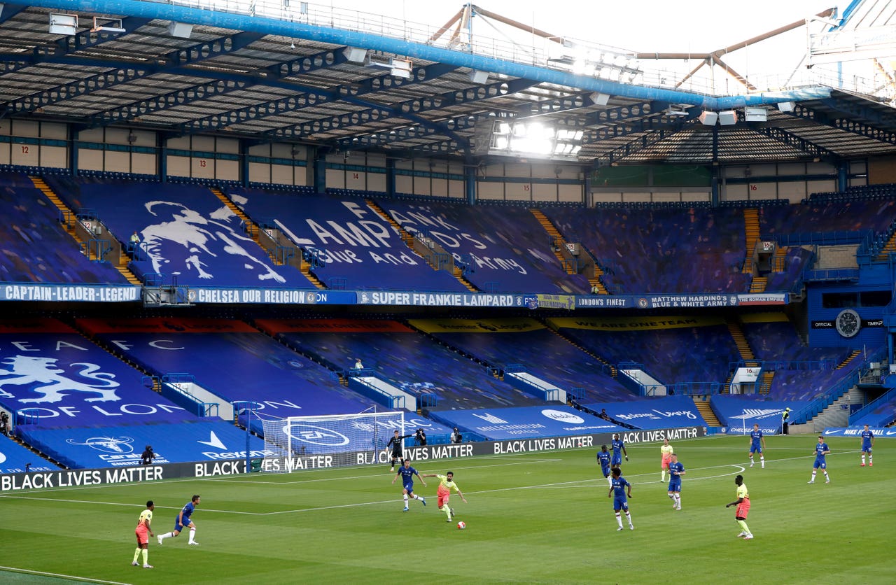 Футбольное поле Stamford Bridge