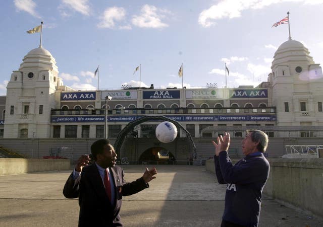 Pele and Gordon Banks at Wembley (PA)