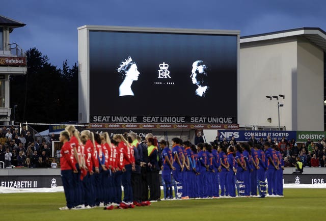 England and India observe a minute’s silence following the death of the Queen