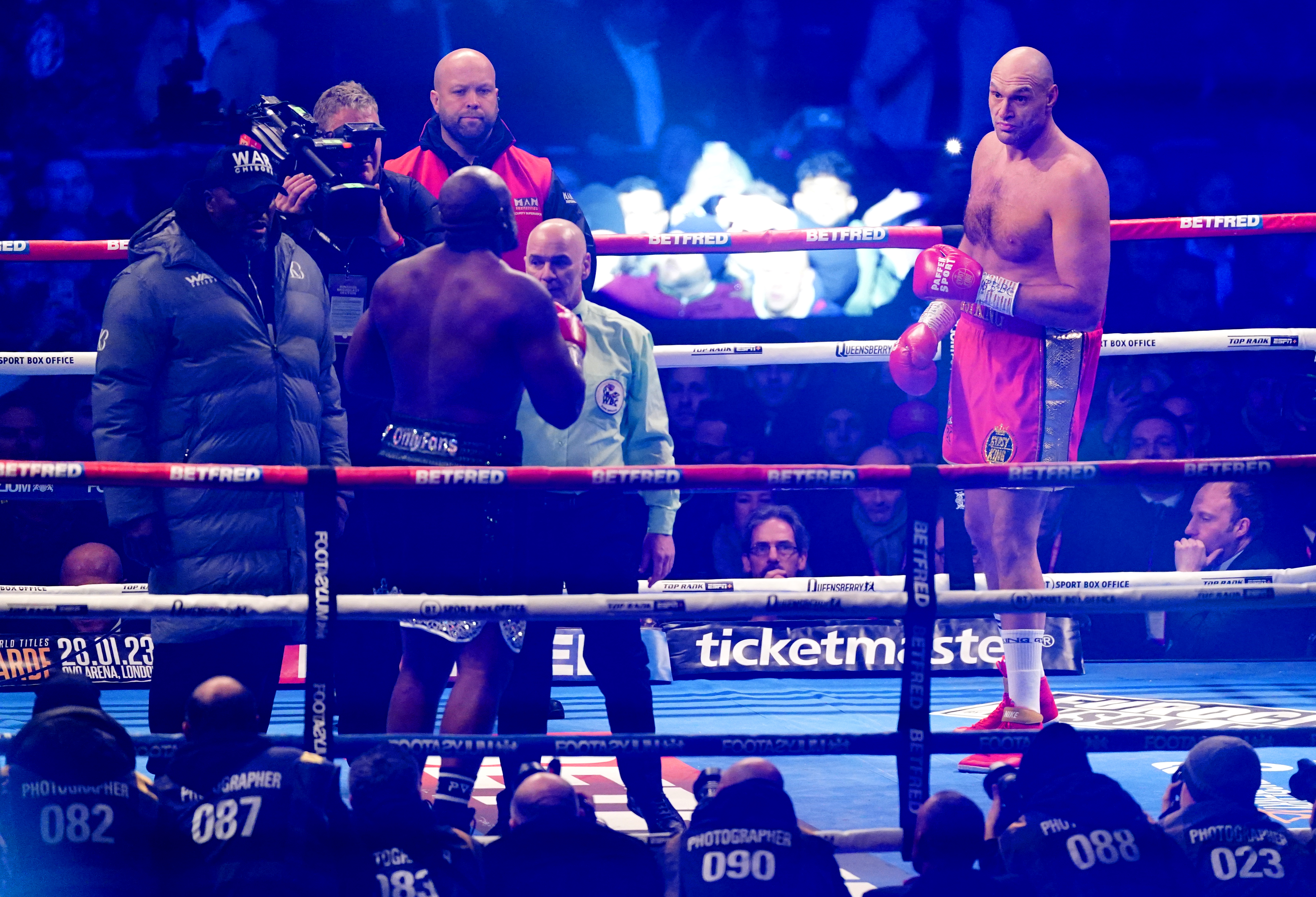 Tyson Fury Calls Out Usyk For Blockbuster World Heavyweight Fight ...