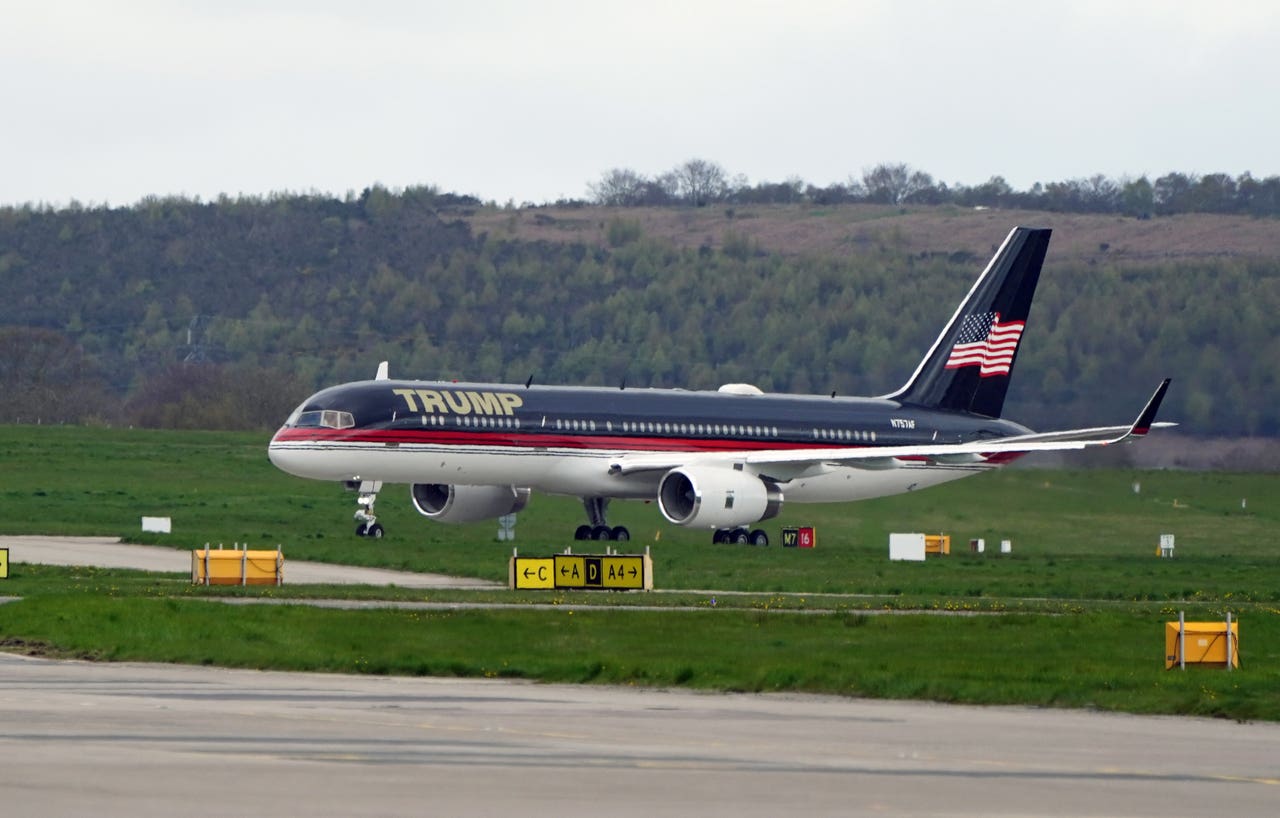 Donald Trump lands in Scotland for golf course visit | Daily Echo