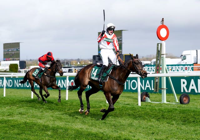 Latenightpass has a great Aintree record 