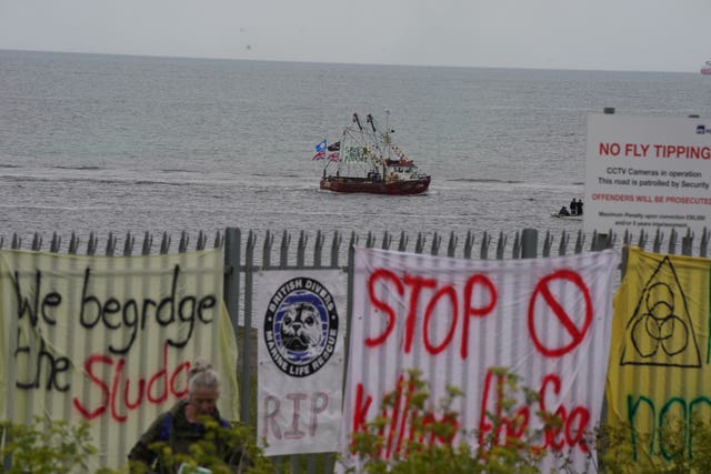 Protest over crab deaths