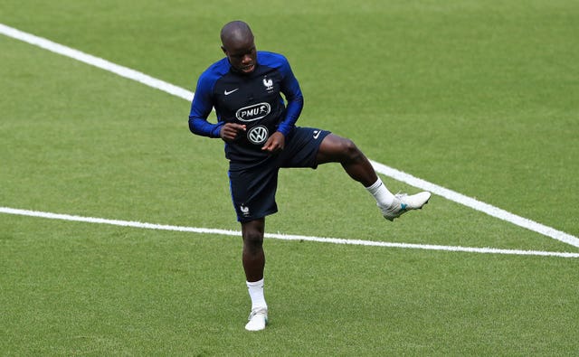 N’Golo Kante trains with France
