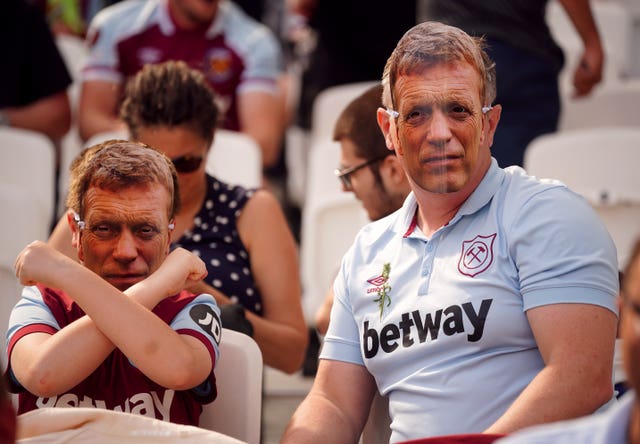 West Ham fans paid tribute to the departing David Moyes