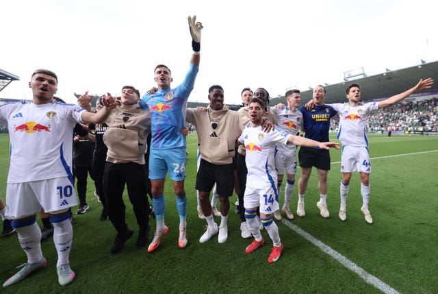 Leeds'' players celebrate