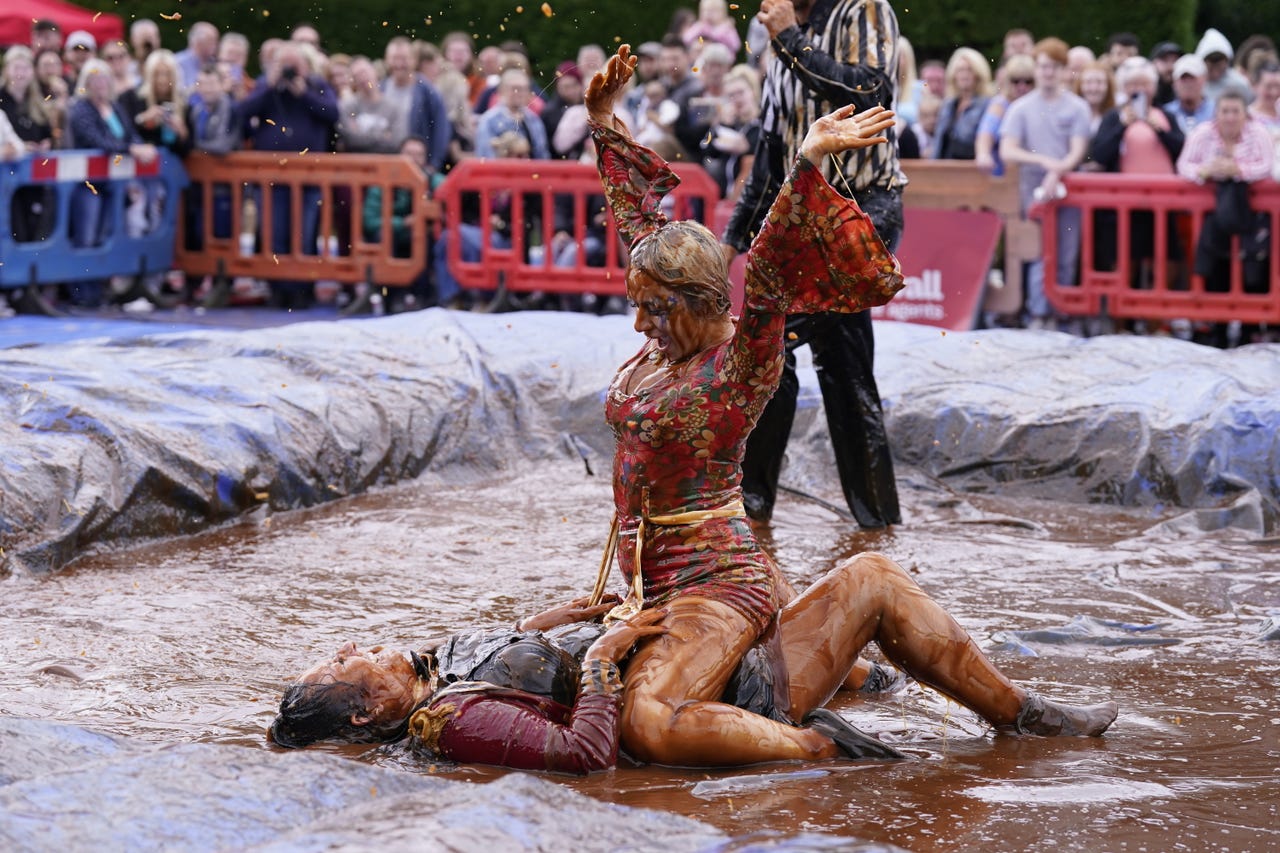 Atmosphere ‘absolutely bouncing’ as World Gravy Wrestling Championships