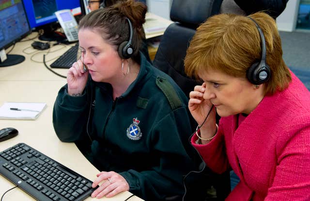 Sturgeon visits Scottish Ambulance Service call handlers