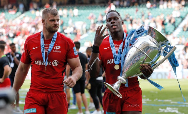 Saracens celebrate with last season's Gallagher Premiership trophy