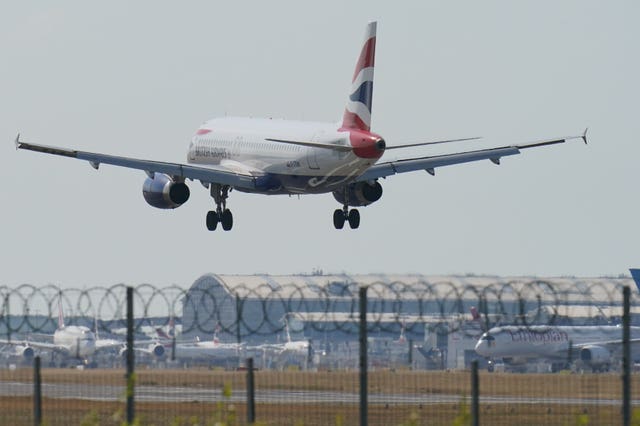 Heathrow reduces losses as passenger numbers soar