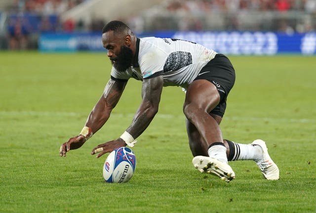 Semi Radradra spills possession