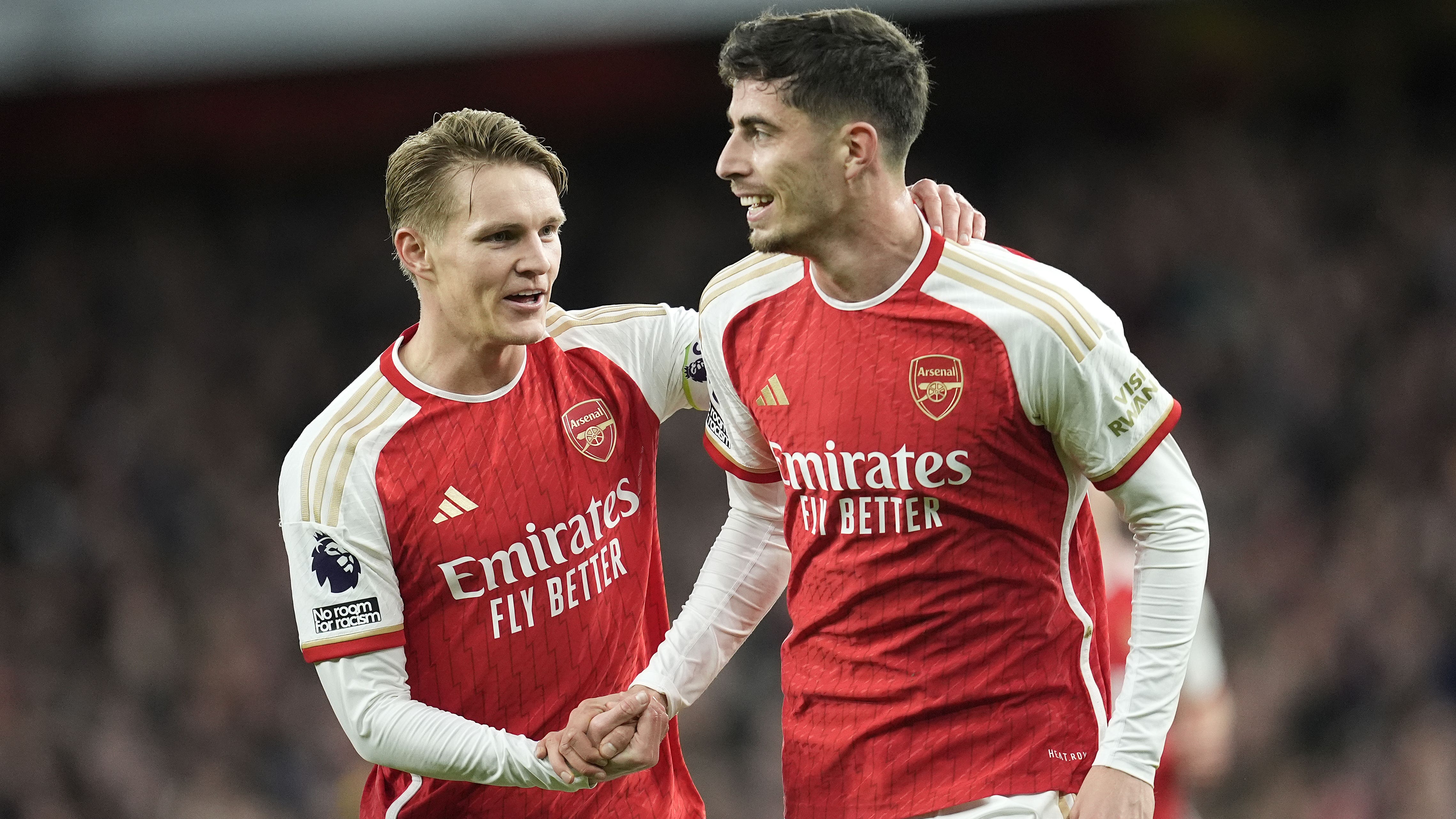 Title-chasing Arsenal go top after seeing off struggling Luton | LiveScore