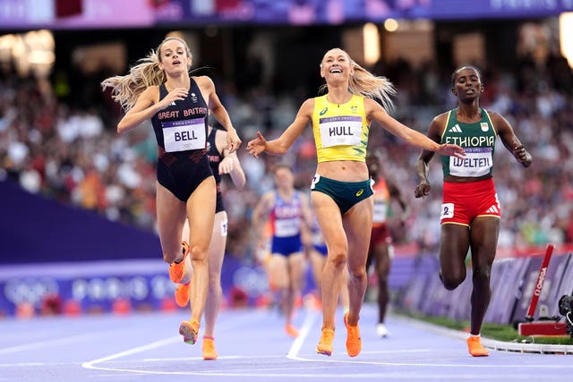 Great Britain’s Georgia Bell (left) wins bronze with Australia’s Jessica Hull (centre) winning silver