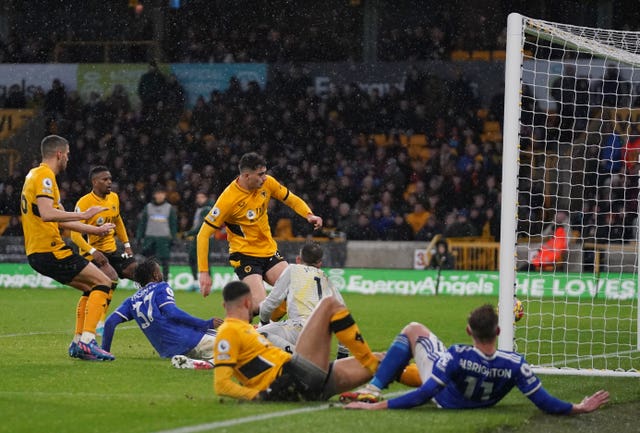 Ademola Lookman scores Leicester's equaliser