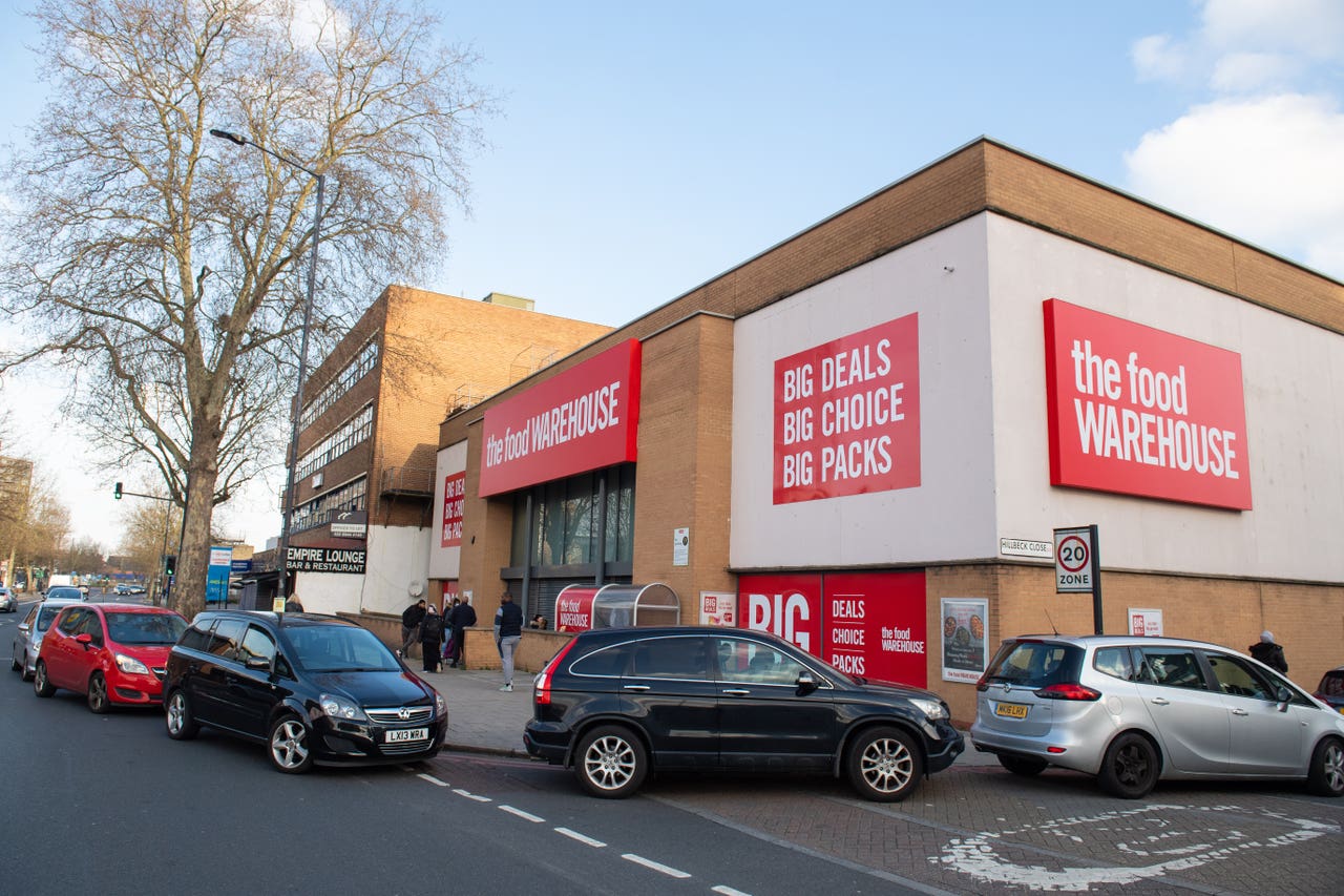 In Pictures Coronavirus contrast of empty motorways and supermarket
