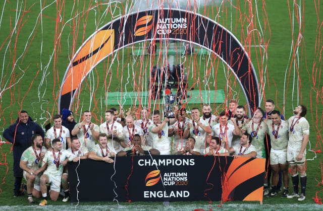 England lift the trophy 